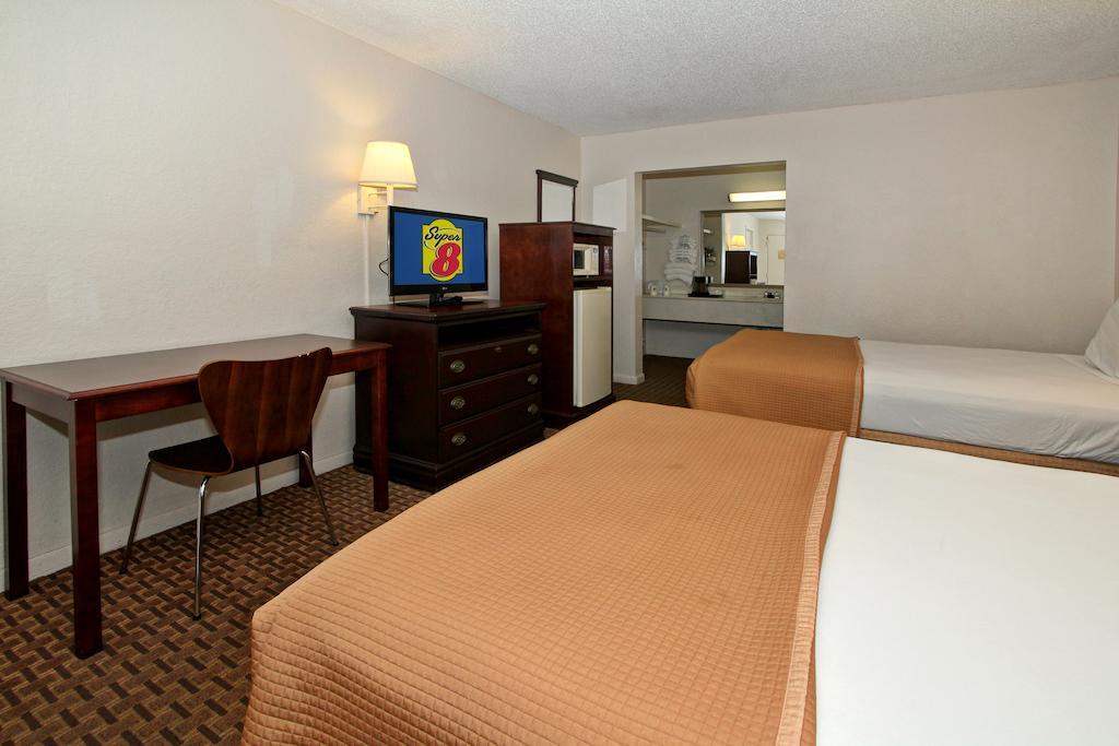Super 8 By Wyndham Kissimmee Motel Værelse billede