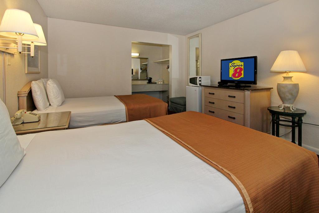 Super 8 By Wyndham Kissimmee Motel Værelse billede