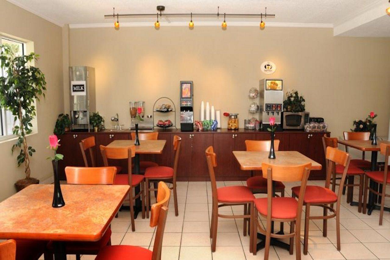 Super 8 By Wyndham Kissimmee Motel Eksteriør billede