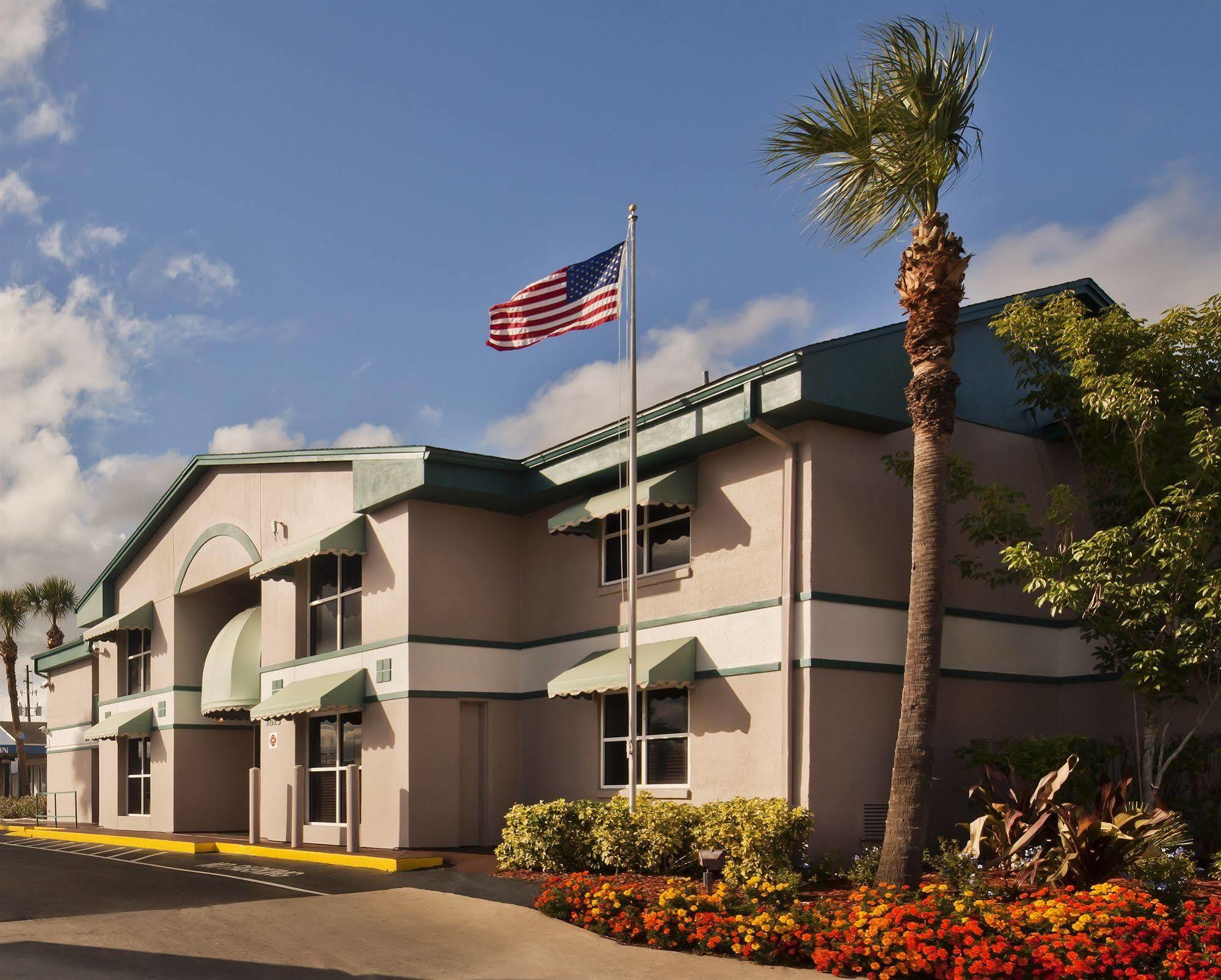 Super 8 By Wyndham Kissimmee Motel Eksteriør billede