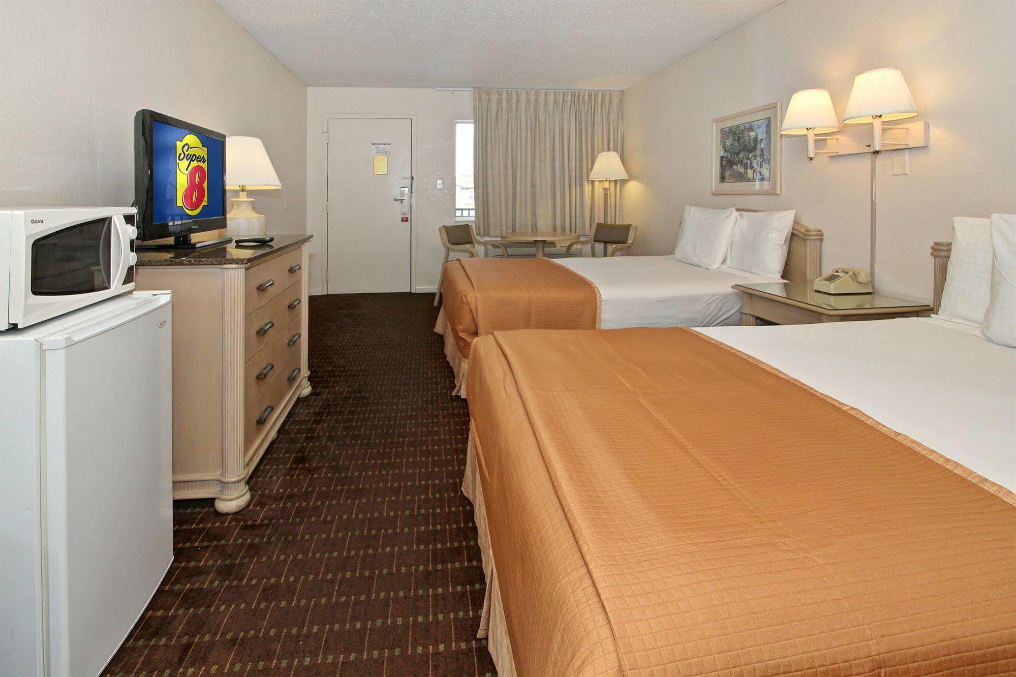 Super 8 By Wyndham Kissimmee Motel Eksteriør billede