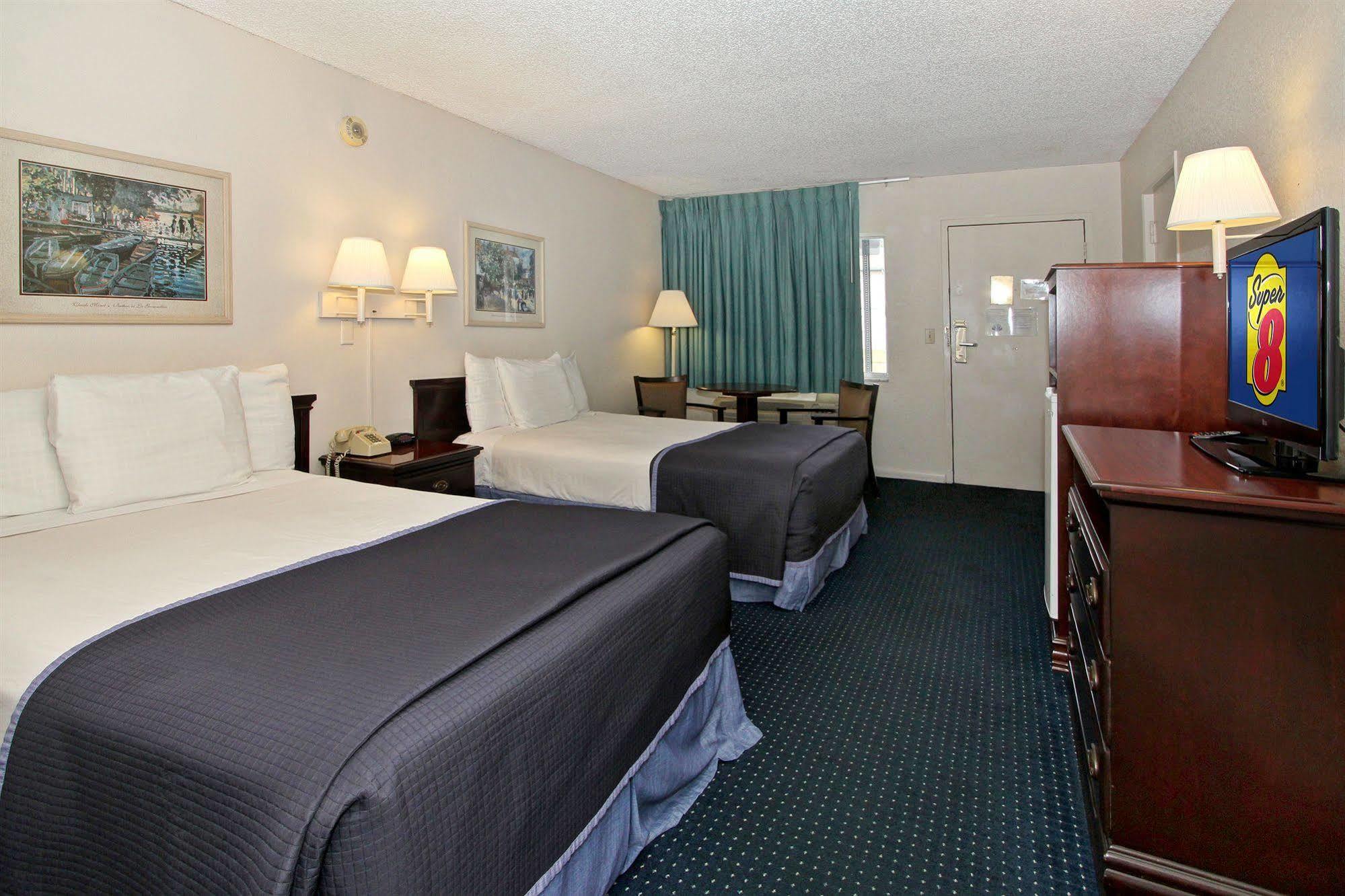 Super 8 By Wyndham Kissimmee Motel Eksteriør billede